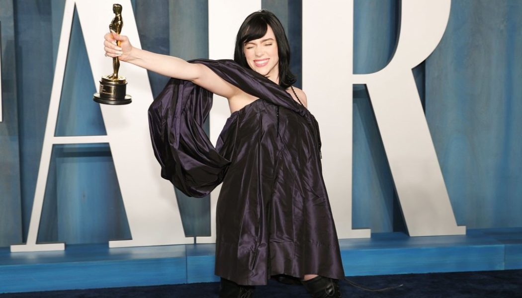 Billie Eilish Expertly Flushes Hater Who Mocked Her Oscars Dress