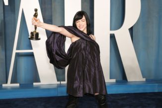 Billie Eilish Expertly Flushes Hater Who Mocked Her Oscars Dress