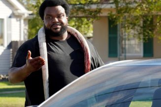 Craig Robinson Takes on Snake Hunting in ‘Killing It’