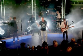 Duran Duran Lights Capitol Tower in Ukrainian Colors During Performance