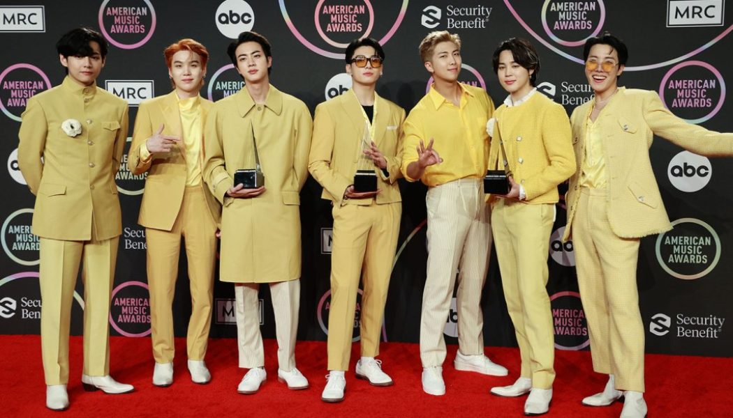 HYBE Revenue Jumps 58% to $1.1B in 2021 Following Ithaca Acquisition