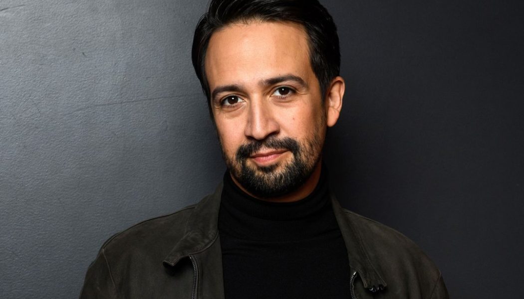 Lin-Manuel Miranda Will No Longer Attend Oscars After Wife Tests Positive for COVID-19