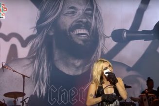 Miley Cyrus Delivers Tearful Tribute to Taylor Hawkins