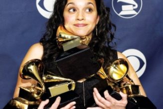 Norah Jones Talks Full-Circle Grammy History, From 2003 Sweep to 2022 Nod: ‘The Grammys Changed My Life’