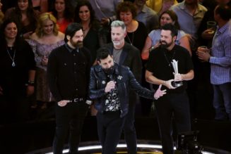 Old Dominion Thanks Dolly Parton for Paying Tribute to Ukraine at 2022 ACM Awards
