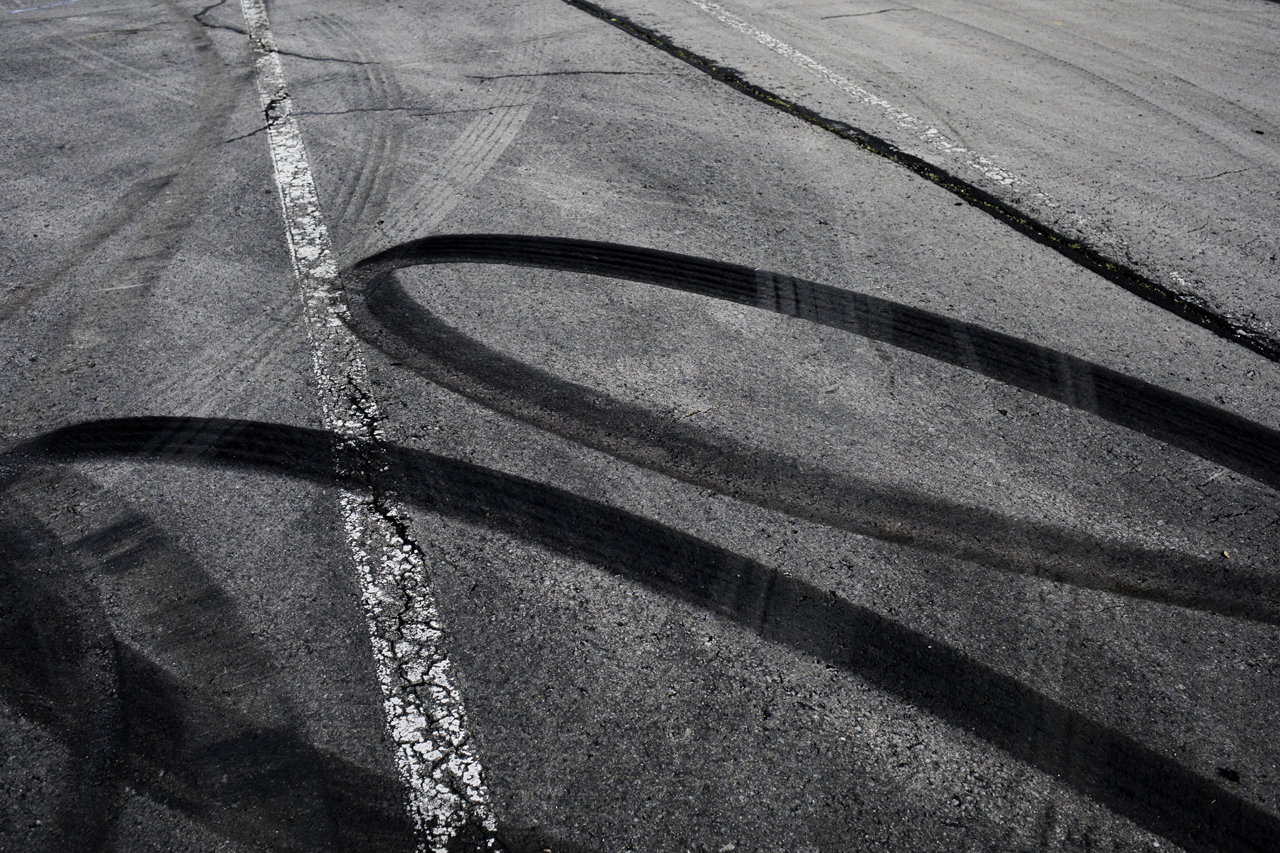 Porsche 911 964 Electric Cars EV Electro-Modding Restored 1990s Classic Everrati Gulf Livery