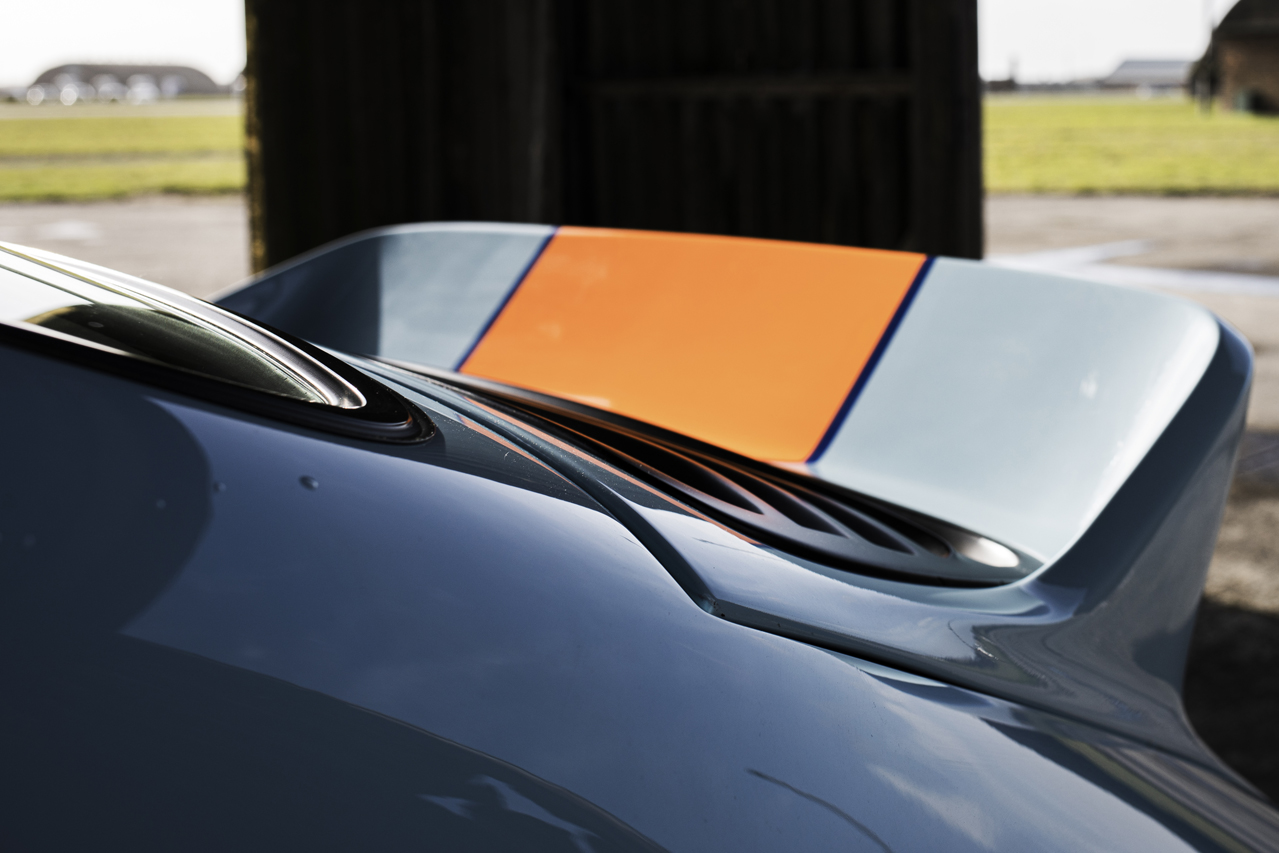 Porsche 911 964 Electric Cars EV Electro-Modding Restored 1990s Classic Everrati Gulf Livery