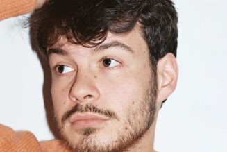 Rex Orange County Bags First U.K. No. 1 With ‘Who Cares’