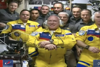 Russia denies cosmonauts wore yellow in support of Ukraine