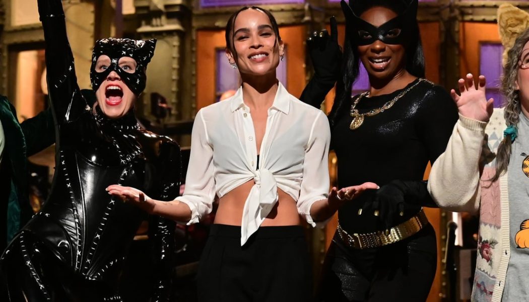 Zoë Kravitz Wore a ’90s Belly Shirt to Host SNL