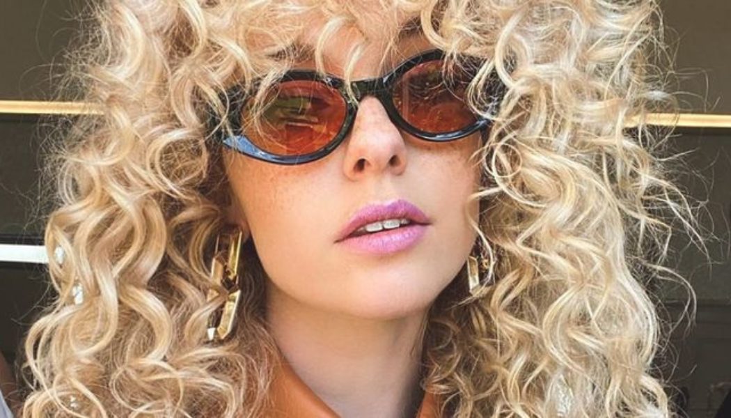 21 Medium Length Layered Haircut Looks to Inspire Your Next Salon Visit