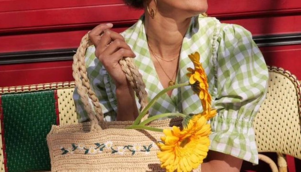 25 Pretty Tops to Make Any Spring Outfit Less “Boring”