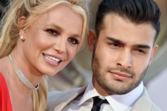 Britney Spears Announces Pregnancy
