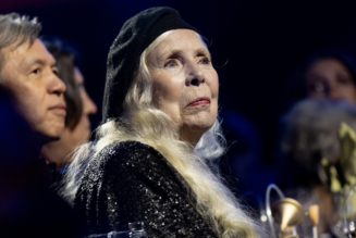 Joni Mitchell to Present at the 2022 Grammys
