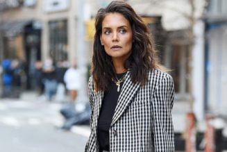 Katie Holmes’s Outfits Revolve Around These 9 Spring Basics
