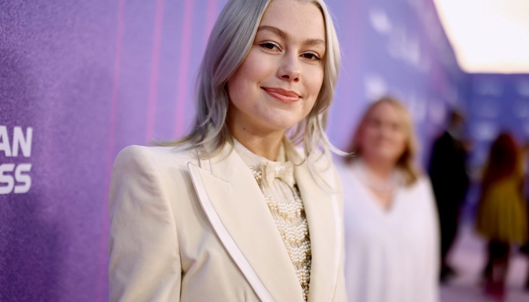 Phoebe Bridgers Shares New Song ‘Sidelines’