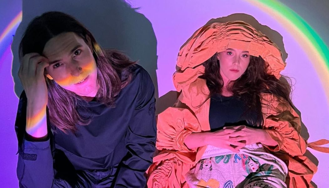 Purity Ring Announce New EP Graves, Share Title Track: Stream