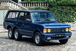 Six Wheels on This Classic Range Rover by Carmichael Is No Joke