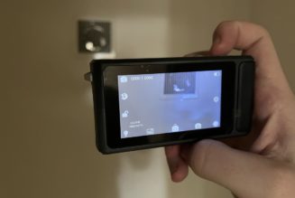 The Duovox Mate Pro is a tiny camera that truly sees in the dark