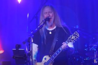 Watch: ALICE IN CHAINS’ JERRY CANTRELL Performs In Philadelphia During ‘Brighten’ Solo Tour