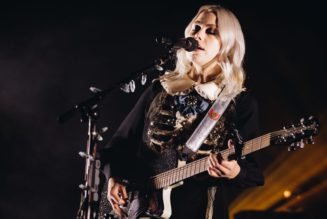 Watch Phoebe Bridgers’ Set at Coachella 2022