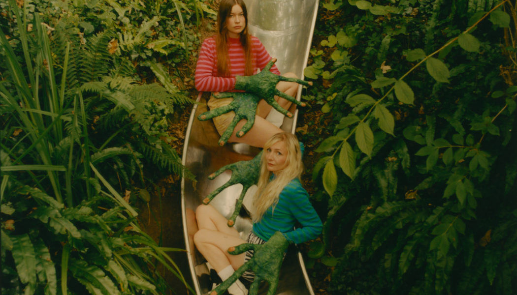 Watch Wet Leg’s Retro New Video For ‘Ur Mum’