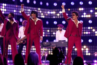 2022 Billboard Music Awards: Silk Sonic Perform “Love Train”: Watch