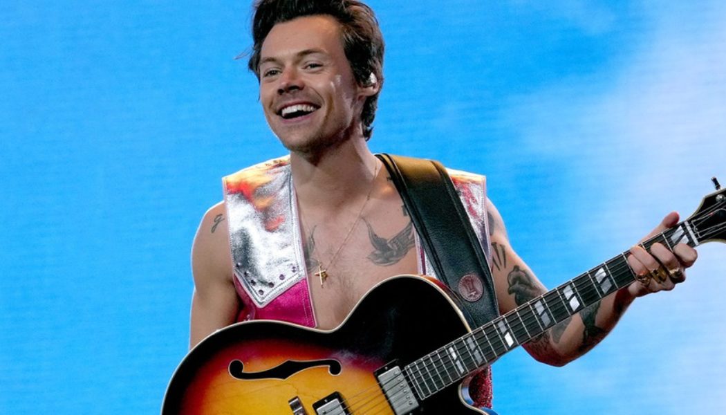 Apple Music Launches Concert Livestream Series, Kicking Off With Harry Styles