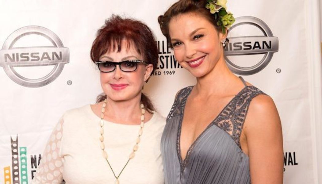 Ashley Judd Honors Mother Naomi Judd in Mother’s Day Essay