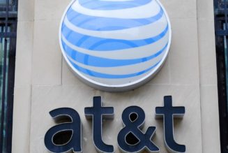 AT&T is about to get away with its bogus $1.99 ‘administrative fee’