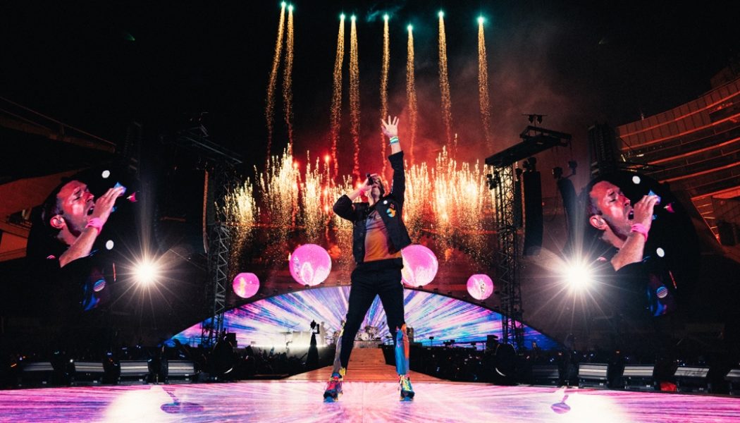 Coldplay Blast Chicago Fans With Waves of Intergalactic Love at Show Featuring Hometown ‘Superstar’ Lupe Fiasco
