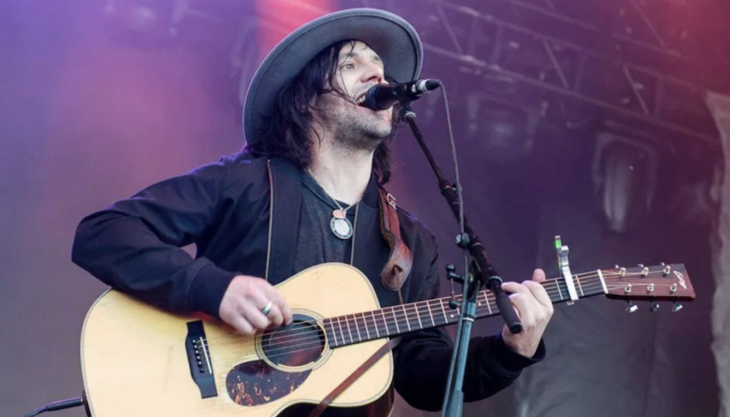 Conor Oberst Abruptly Leaves Bright Eyes Concert, Fans Fill-In with Karaoke: Watch