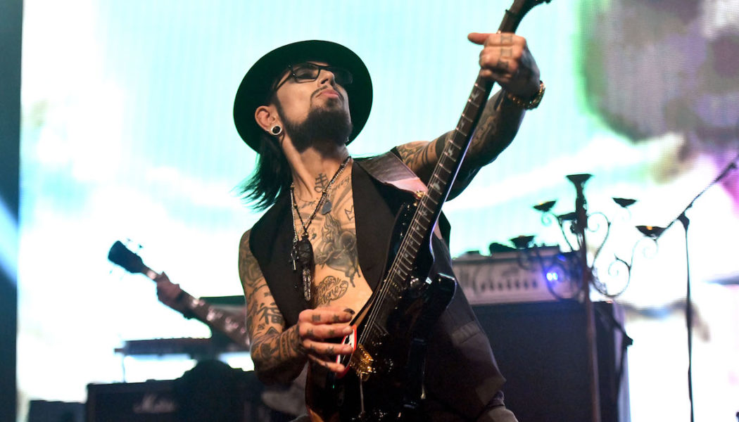 Dave Navarro Shares Experience with Long COVID: “The Fatigue and Isolation Is Pretty Awful”