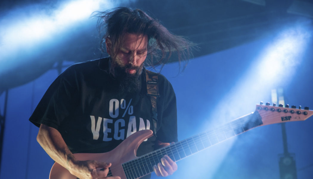 Deftones’ Stephen Carpenter Is “Not Ready to Leave the Country Yet,” Will Sit Out European Tour