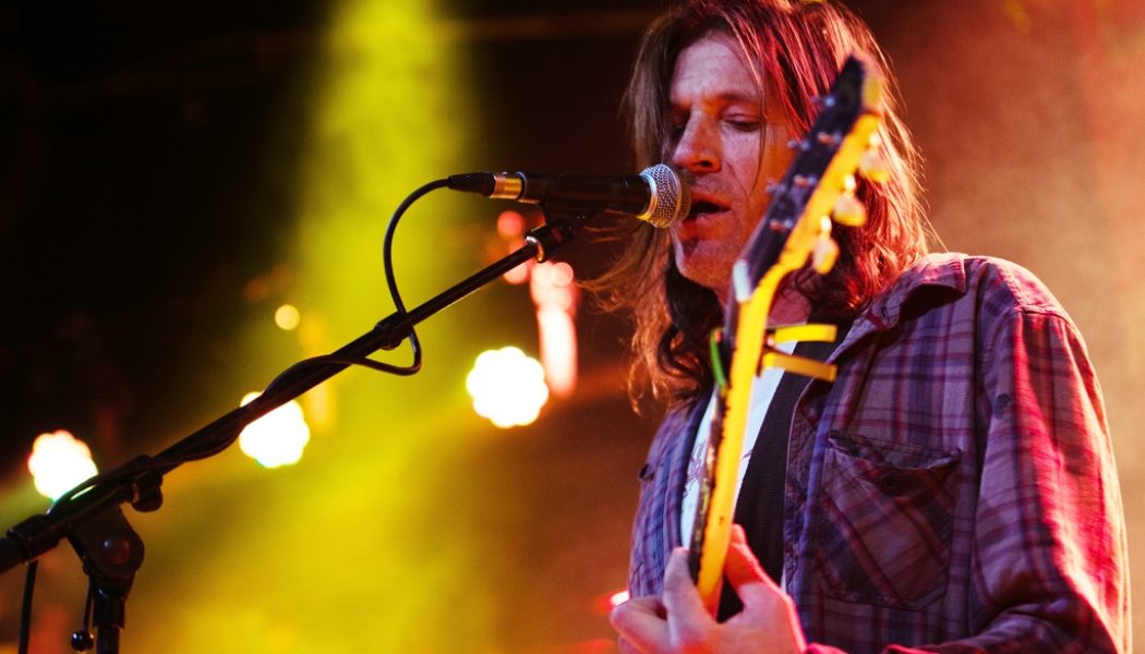 Evan Dando Offers to ‘Fight’ Jawbreaker After Lemonheads ‘Fired’ From Tour
