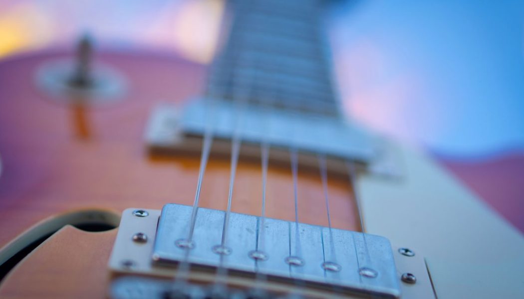 Gibson Wins Jury Verdict Against Dean Over Guitar Shapes