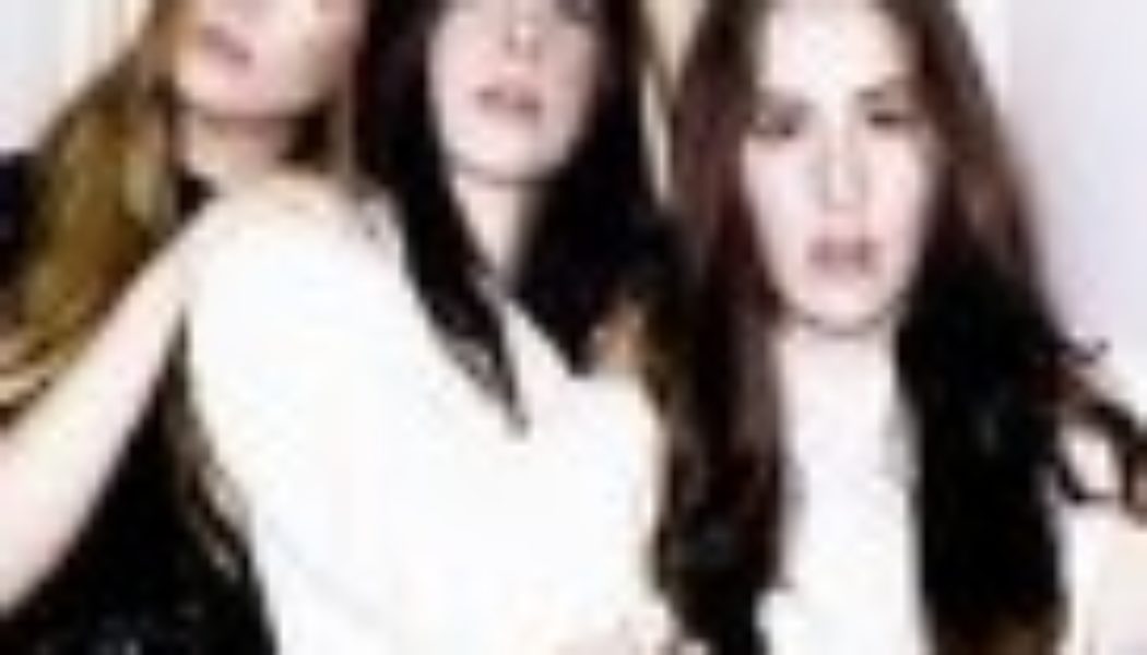 Haim Postpone Cincinnati Show After COVID Outbreak in Camp