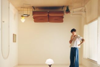 Harry Styles’ Harry’s House Debuts at No. 1 With New Vinyl Sales Record