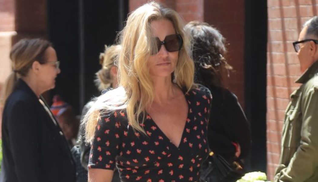 Kate Moss Just Wore the #1 Dress-and-Shoe Pairing for 2022