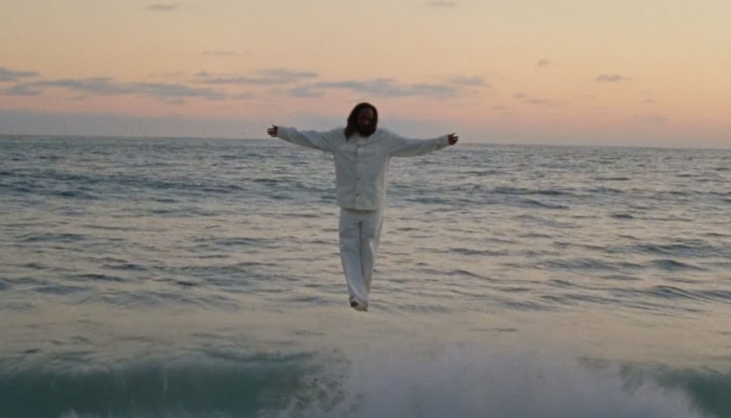 Kendrick Lamar Floats Above Water in Striking “N95” Video: Watch