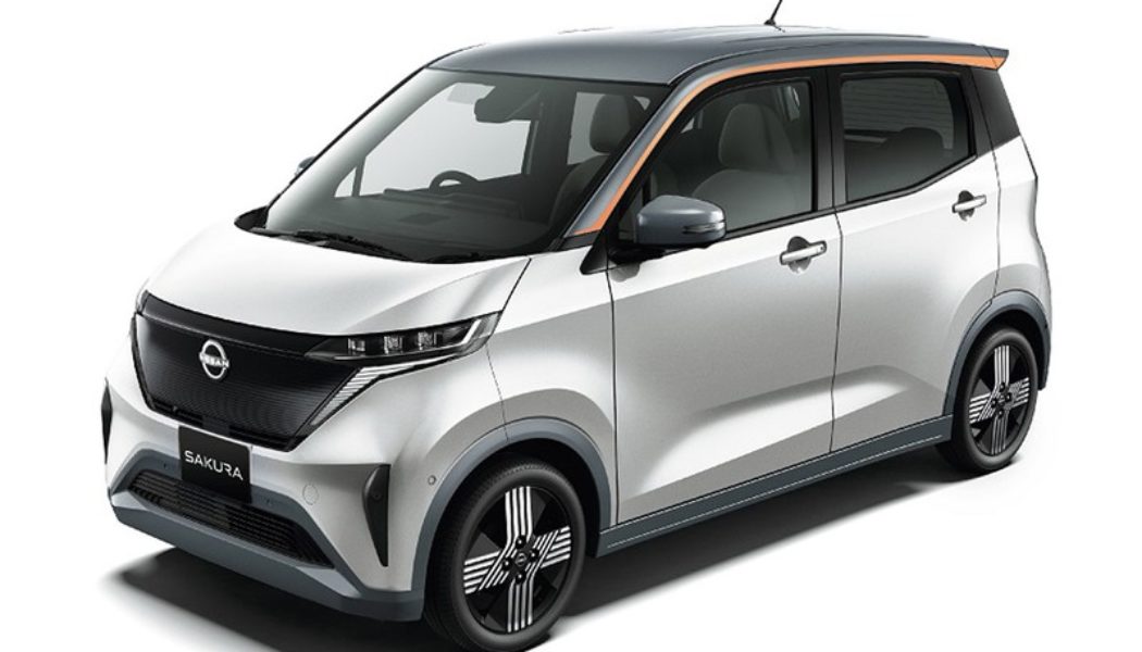 Nissan Debuts All-Electric Compact Minivehicle in Japan