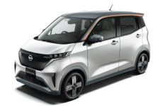 Nissan Debuts All-Electric Compact Minivehicle in Japan