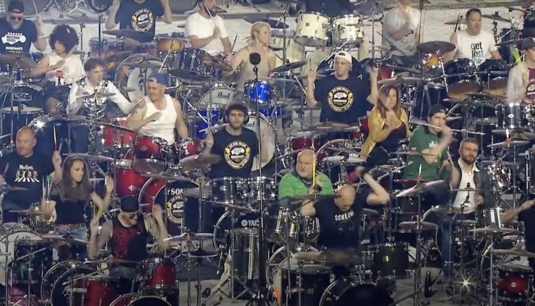 Over 1,000 Musicians Pay Tribute to Taylor Hawkins with Cover of “My Hero”: Watch