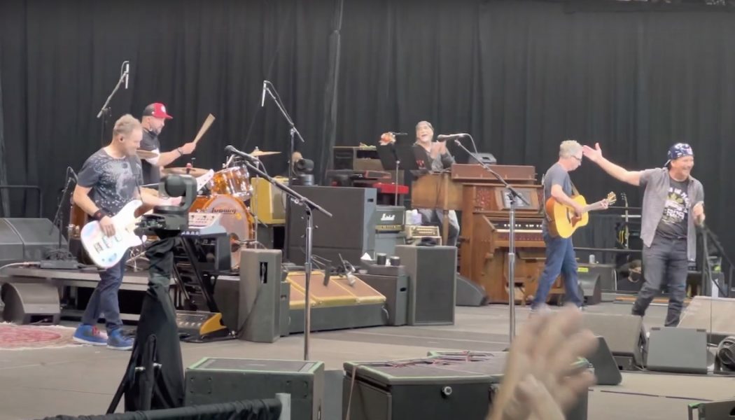Pearl Jam Fan Plays Drums After Matt Cameron Tests Positive for COVID-19: Watch