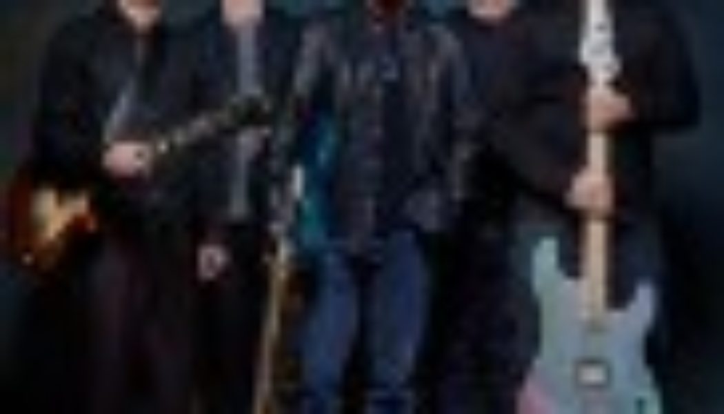 Pearl Jam Fan Plays Drums Onstage With Band After Matt Cameron Tests Positive for COVID-19