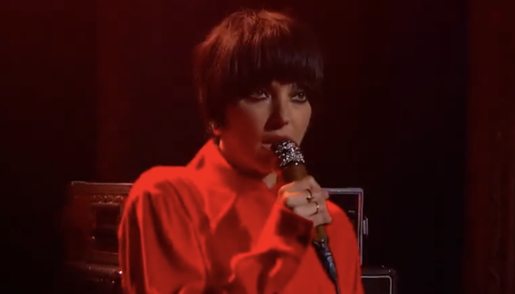 Sharon Van Etten Performs “Mistakes” on Colbert: Watch