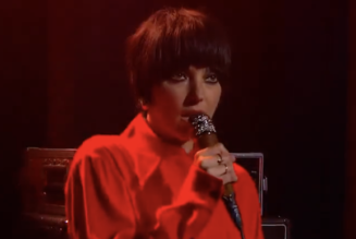 Sharon Van Etten Performs “Mistakes” on Colbert: Watch