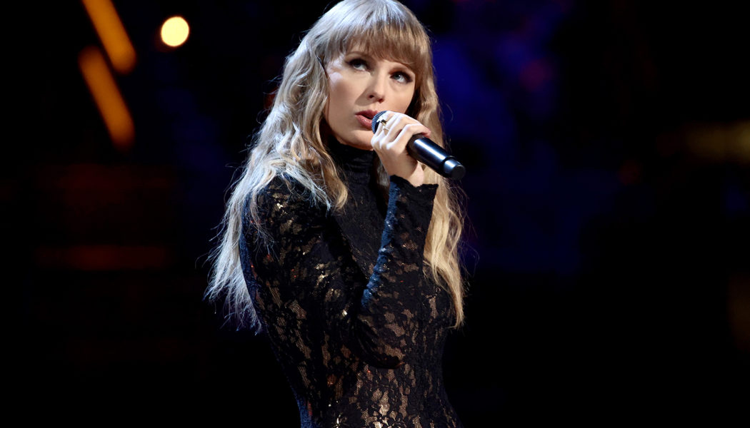 Taylor Swift Reacts to ‘Unbearable Heartbreak’ Following Texas School Massacre