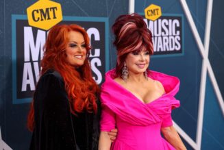 The Judds Inducted Into Country Music Hall of Fame a Day After Naomi Judd’s Death