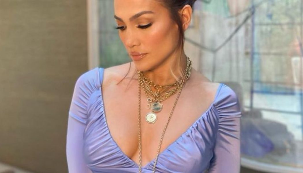 This Body Shape Calculator Will Guide You to Some Excellent Clothes